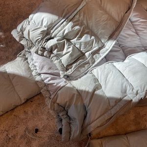 SOLD - The North Face Puffer Jacket in Gray/Silver - Medium